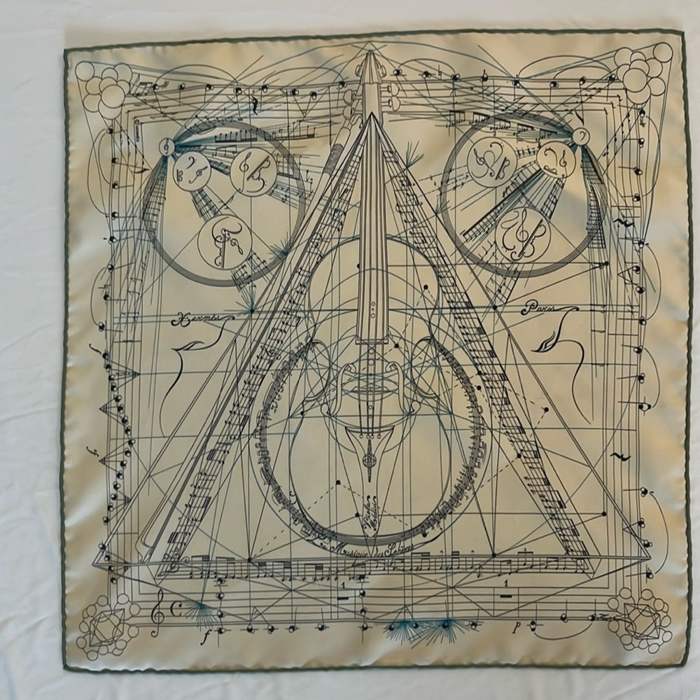 Hermes Gavroche La Musique des Spheres - white/cream with green accented print